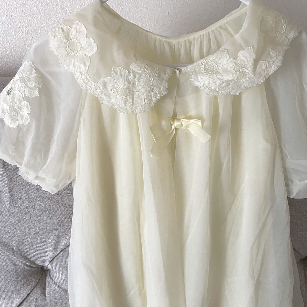Vintage beautiful nightgown set